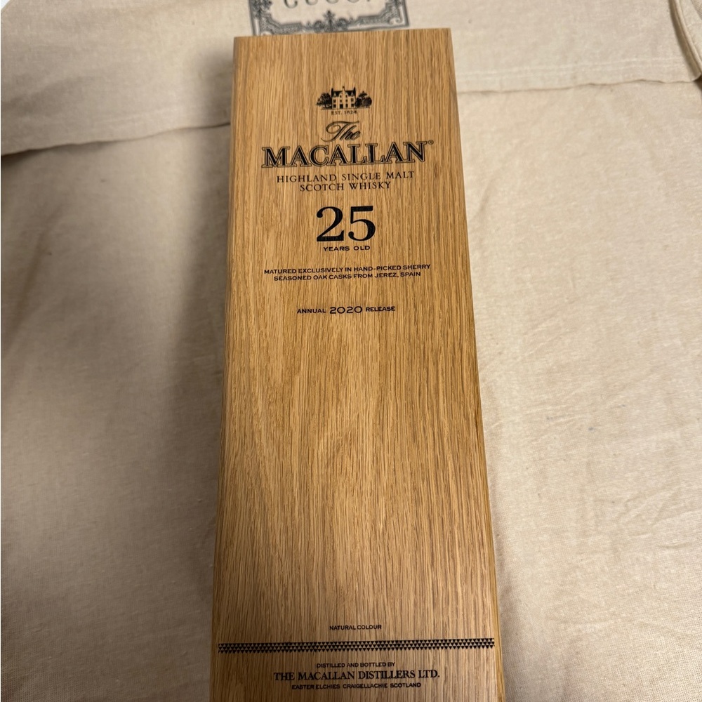 MACALLAN 25 wood box